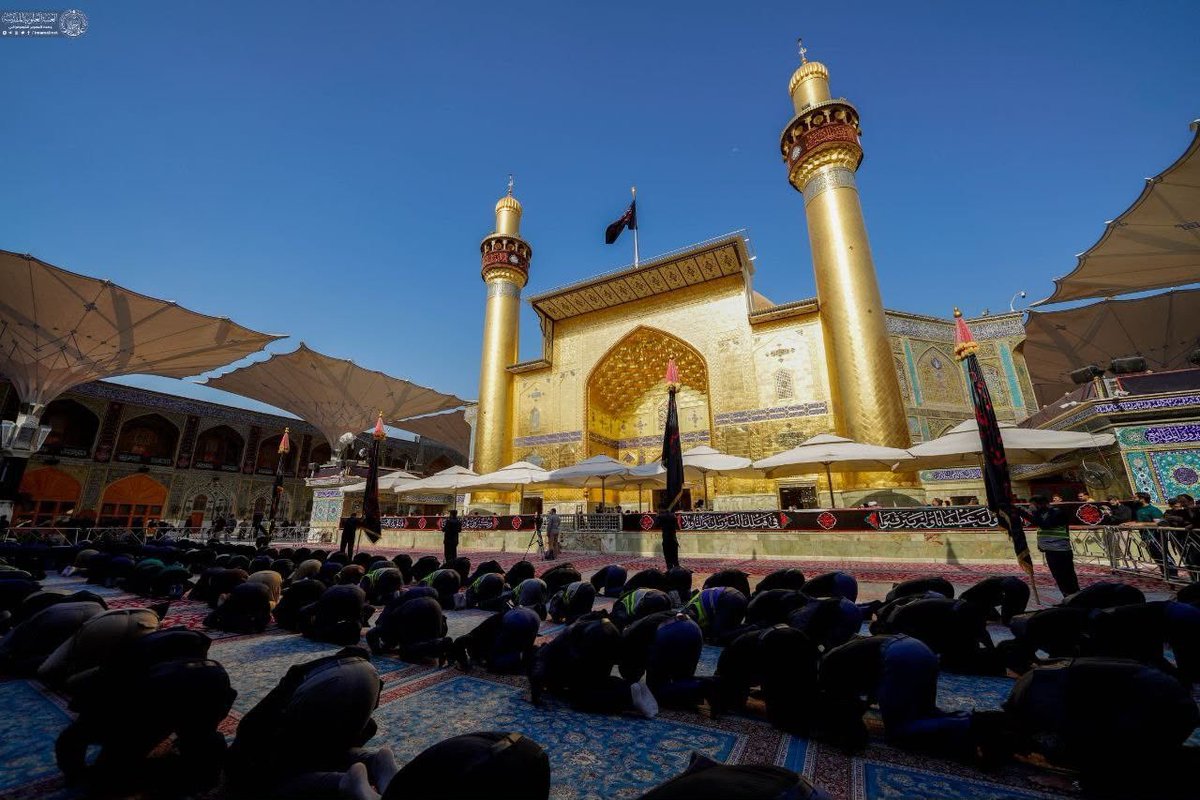 ImamAli_UR's tweet photo. اربعین کے ایام کے اختتام پر حرم مقدس امیرالمومنین علیہ السلام کے خدام کی روح پرور تقریبِ شکرگزاری

اربعینِ حسینی کے دوران زائرین کی خدمت کی سعادت پر، حرم مقدس امیرالمومنین علیہ السلام کے خدام نے بارگاہِ الٰہی میں اور امیرالمومنین علیہ السلام کے روضۂ اقدس میں سجدۂ شکر ادا کیا۔ https://t.co/4eECYGPqvE