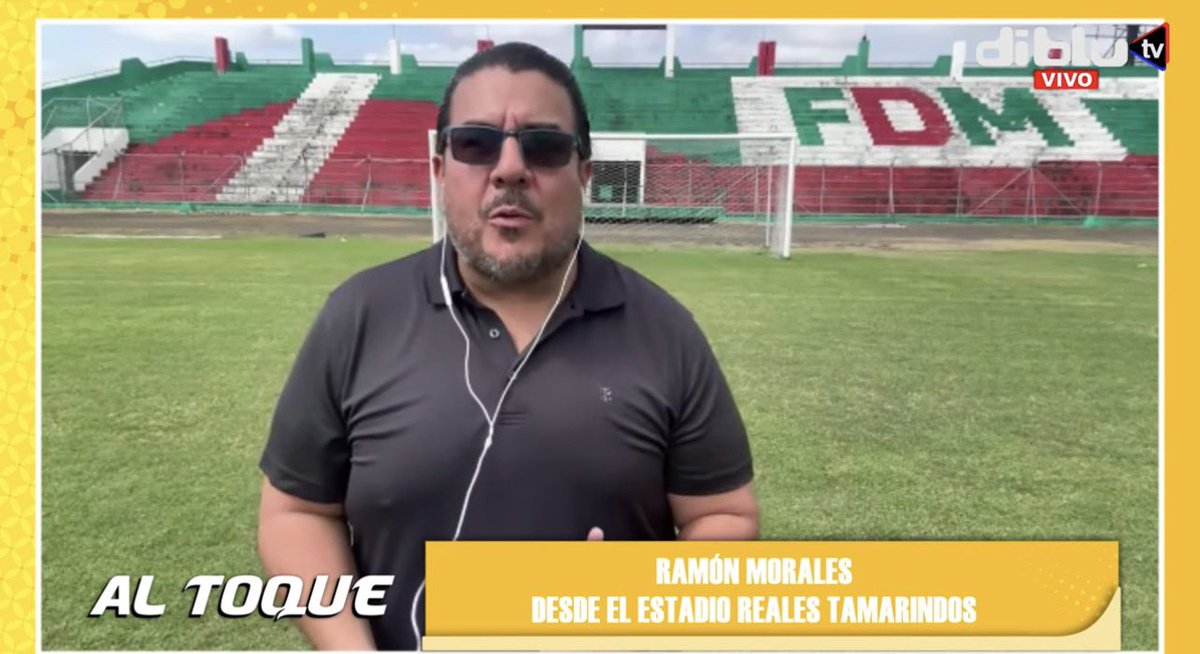 Rmoralesverduga's tweet photo. Al toque @RadioDibluFM @Caravana750  #DibluTV en el Reales Tamarindos de #Portoviejo. Gracias a todos los que conforman la 𝙁𝙚𝙙𝙚𝙈𝙖𝙣𝙖𝙗𝙞 por permitirnos ingresar a la cancha, en la especial a su presidente Juan Carlos Basurto y a don Nilo Ramírez, encargado del escenario deportivo. 
Se espera que vaya gran cantidad de público al partido de hoy entre #LDUP y #BarcelonaSC. ¿Se llenará el estadio? Veremos ✅⚽️🎙️🇪🇨✔️