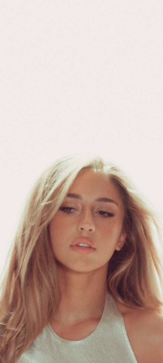 unlockscreen's tweet photo. — Tate McRae | wallpapers✨

like &amp; rt if you use it!! / math https://t.co/ZupEBjh64W