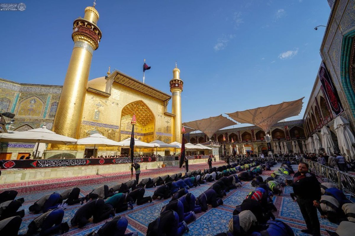 ImamAli_UR's tweet photo. اربعین کے ایام کے اختتام پر حرم مقدس امیرالمومنین علیہ السلام کے خدام کی روح پرور تقریبِ شکرگزاری

اربعینِ حسینی کے دوران زائرین کی خدمت کی سعادت پر، حرم مقدس امیرالمومنین علیہ السلام کے خدام نے بارگاہِ الٰہی میں اور امیرالمومنین علیہ السلام کے روضۂ اقدس میں سجدۂ شکر ادا کیا۔ https://t.co/4eECYGPqvE