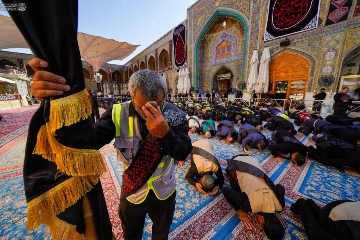 ImamAli_UR's tweet photo. اربعین کے ایام کے اختتام پر حرم مقدس امیرالمومنین علیہ السلام کے خدام کی روح پرور تقریبِ شکرگزاری

اربعینِ حسینی کے دوران زائرین کی خدمت کی سعادت پر، حرم مقدس امیرالمومنین علیہ السلام کے خدام نے بارگاہِ الٰہی میں اور امیرالمومنین علیہ السلام کے روضۂ اقدس میں سجدۂ شکر ادا کیا۔ https://t.co/4eECYGPqvE