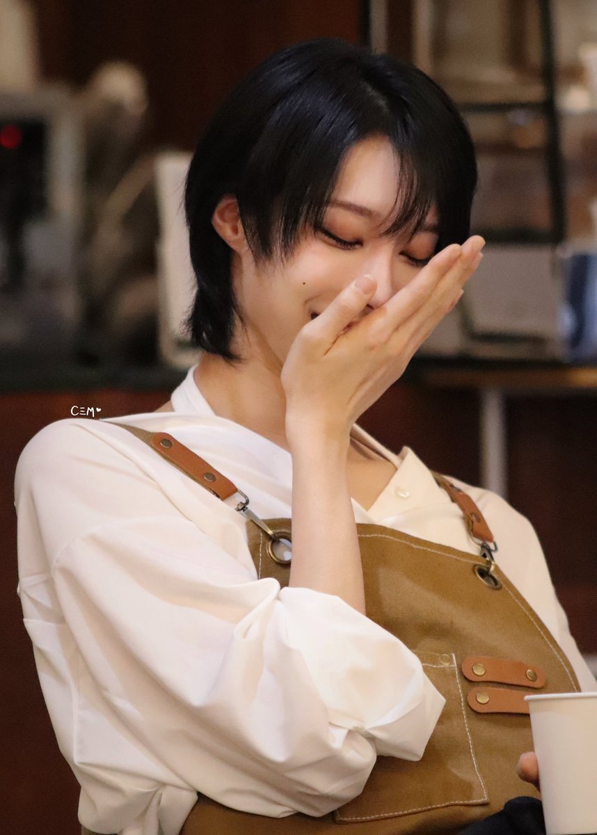 xlovletter's tweet photo. 260802 점프업 카페 

🩷🩷

#루이 #RUI #엑스러브 #XLOV https://t.co/3sq39O1QAq