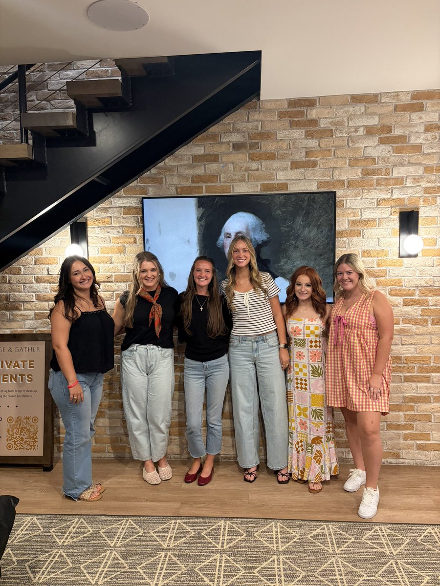 LillianGustaf's tweet photo. What a better way to end day 2 of @TPUSA New Hire Training, then a MAHA meal at @georgeandgather !! 

Lots of great conversations for the South Central team!  🇺🇸🕺Get ready Texas and Oklahoma! 

@tpusastudents https://t.co/lL6Rvw6y87