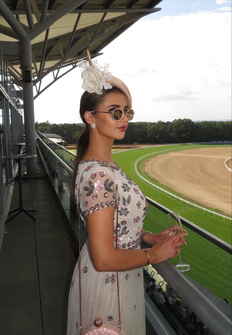 christo34036850's tweet photo. Kate Tracey #tatler #ClassyStyle #FashionInspo #ElegantStyle #ChicLook #Fashionista #frockingFabulous #royals ๐ซง #elle #vogue https://t.co/EXAqXb41jJ