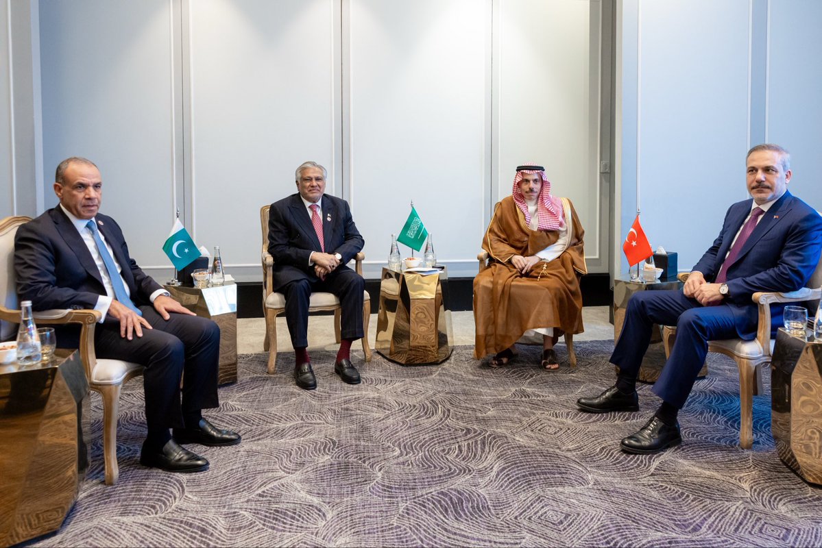 alrougui's tweet photo. وزراء خارجية 

- السعودية
- باكستان
- مصر
- تركي 

يعقدون الاجتماع الخامس  للأطراف الإقليمية الأربعة https://t.co/BQTJ391Gob