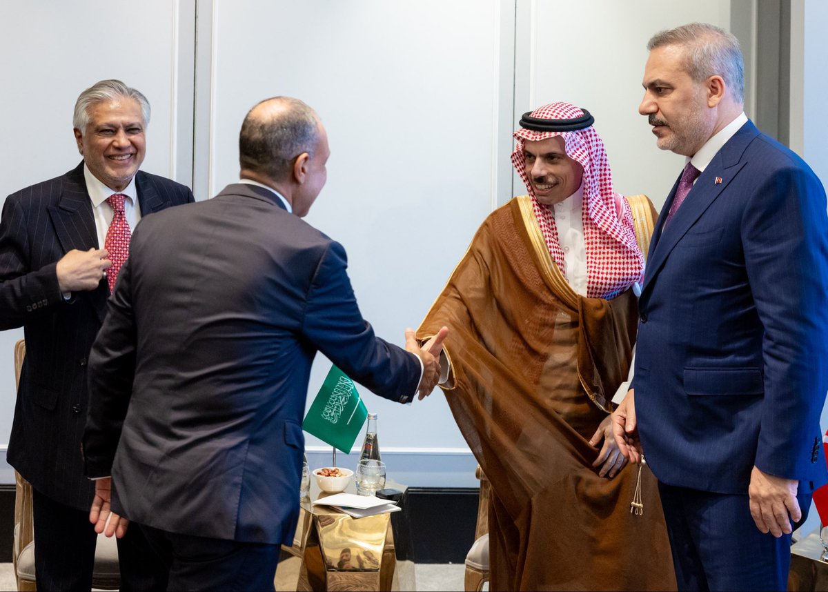 alrougui's tweet photo. وزراء خارجية 

- السعودية
- باكستان
- مصر
- تركي 

يعقدون الاجتماع الخامس  للأطراف الإقليمية الأربعة https://t.co/BQTJ391Gob
