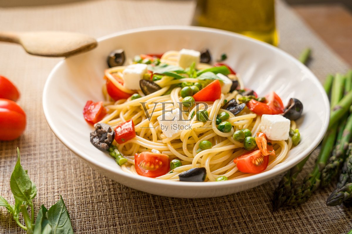 misty31vs9's tweet photo. [Today’s cozy lunch: homemade tomato basil pasta with a sprinkle of parmesan, perfect for a chill midday meal ]， https://t.co/2dyhczz67O
