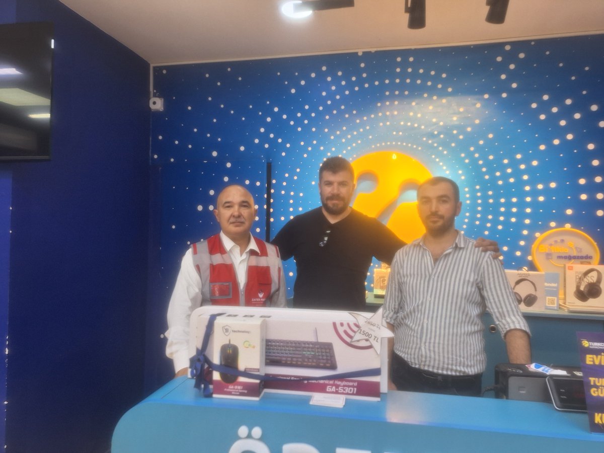 polat_ozbal's tweet photo. Esnafımızla omuz omuza, Yenimahalle için sürekli sahadayız.
Yenimahalle’nin enerjisi,esnafımızın bereketi hiç eksik olmasın 🇹🇷
@zaferpartisi 
@umitozdag 
@avalperenakbas https://t.co/fE25i0QoSO
