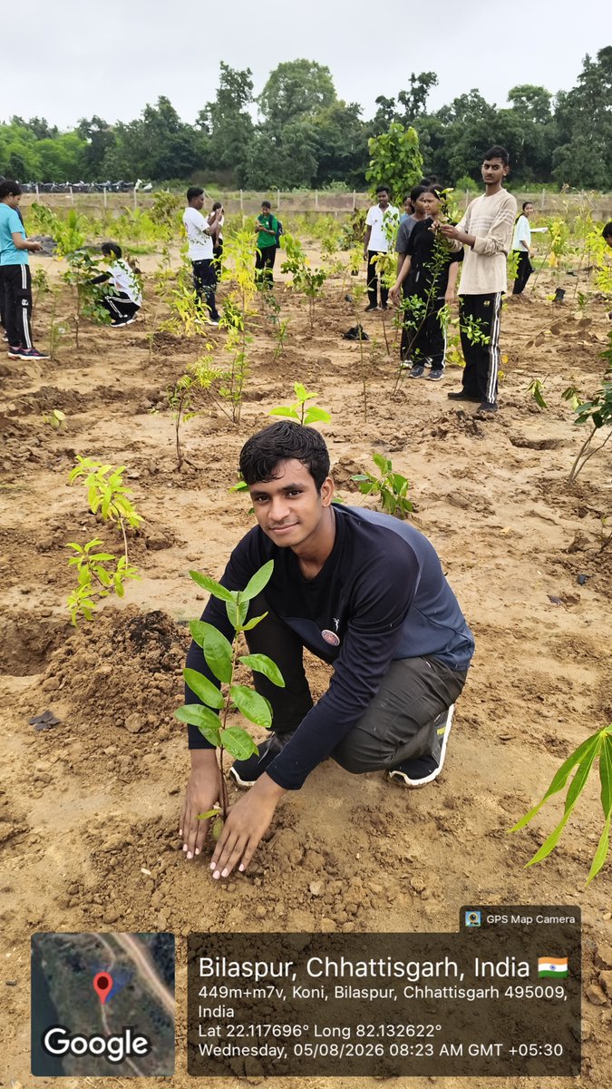 kumar_pate83786's tweet photo. प्रकृति संरक्षण की ओर एक मजबूत कदम!🌱

अरपा नदी किनारे (कोनी) में चल रहे 15000 वृक्षारोपण अभियान में @nssabvuCG के #NSS  के 50+ परेड स्वयंसेवकों द्वारा वृक्षारोपण अभियान में सक्रिय सहभागिता दी। इस अभियान का माध्यम बनने के लिए दैनिक भास्कर का आभार! 💚
@_NSSIndia
@manojsinha812 https://t.co/8Qa5Ist3O7