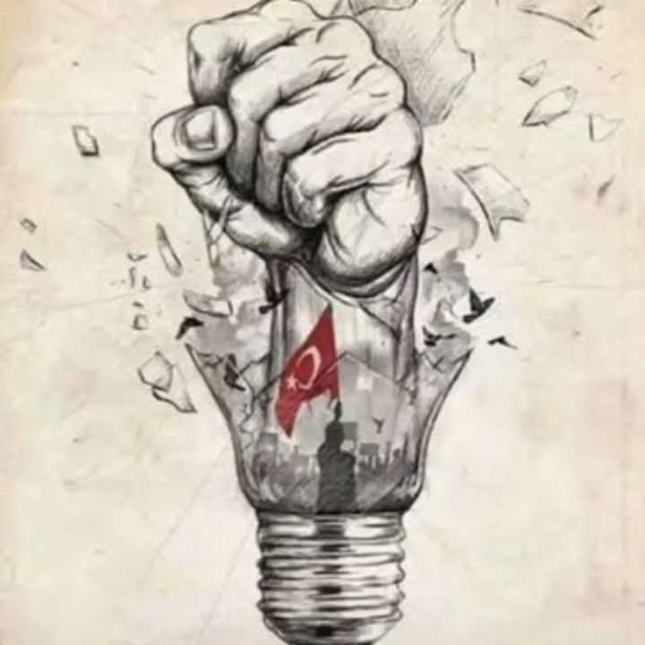 totemcihaluk's tweet photo. İlk seçimde bu ampulün içinden geçeceğiz.
Gümbür gümbür geliyor YENİ Parti. https://t.co/LX4GPrysDF