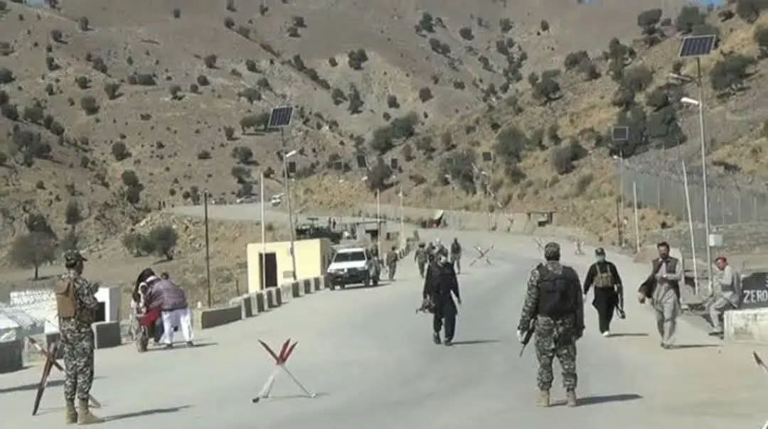 iLnico4real's tweet photo. Movie ikianza hivi alafu waseme;

"Pakistan- Afghanistan border 2011, 8 hours earlier"

Kidogo wanakupeleka place kama Moscow, Russia.  Hiyo unajua ni moto kama pasi. https://t.co/bobeHlh6vn