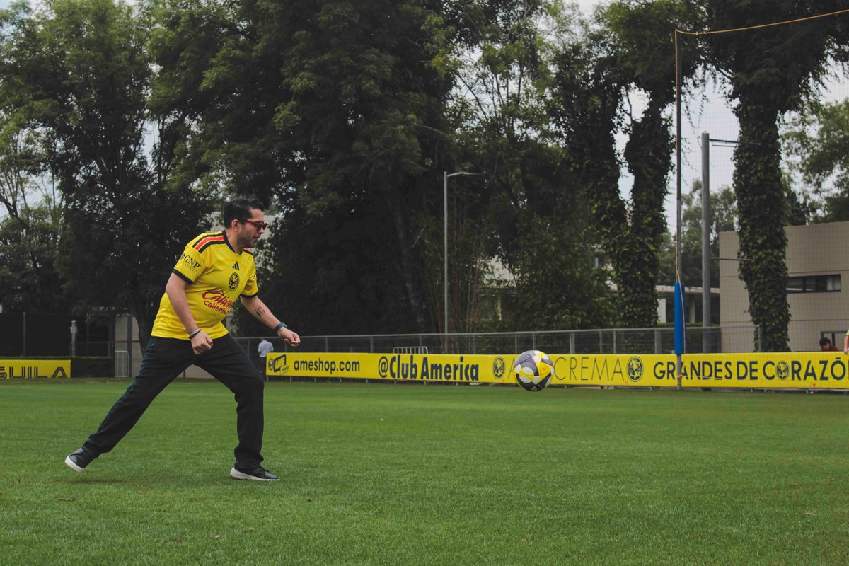 AyudaAmePass's tweet photo. ¡Así se viven las experiencias AmePass! 🦅

Nuestros Abonados compartieron un reto de habilidad junto a Emilio Lara y Fernando Tapia, acercándose más que nunca al equipo. 💙💛

💳 Consigue tu AmePass aquí:  https://t.co/YekRA8Ynpy https://t.co/B3KnuLEi6W