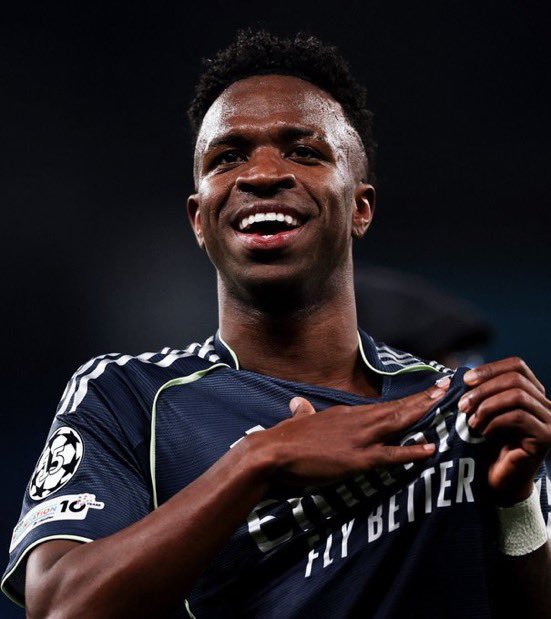 MadridXtra's tweet photo. 🚨💣 BREAKING: Jose Mourinho got INVOLVED in the Vinicius Jr situation.

He is PUSHING for his RENEWAL! @FabrizioRomano https://t.co/PSle7tKZqZ