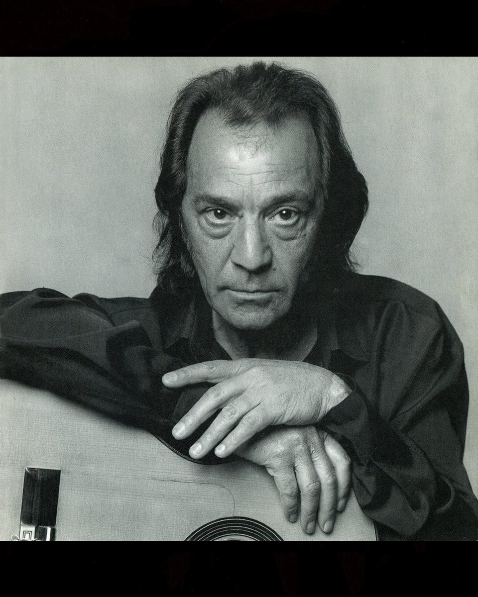 NM_NuevosMedios's tweet photo. #PepeHabichuela, una de las grandes leyendas del flamenco, ha fallecido este martes en Madrid. Se marcha una figura clave para entender la evolución de la guitarra flamenca.

Su obra será eterna. Descanse en paz, maestro.

Un abrazo a su familia.

📸 Alberto García-Alix https://t.co/nxdAJcWBw2