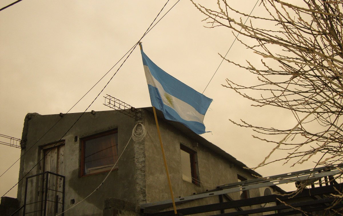 maxistagnarista's tweet photo. No quiero de más, quiero lo que es mío 
al mazo trampia'o voy a torcerle el destino 
Levántate cagón, que aquí canta un argentino https://t.co/EuglCY2DJ8