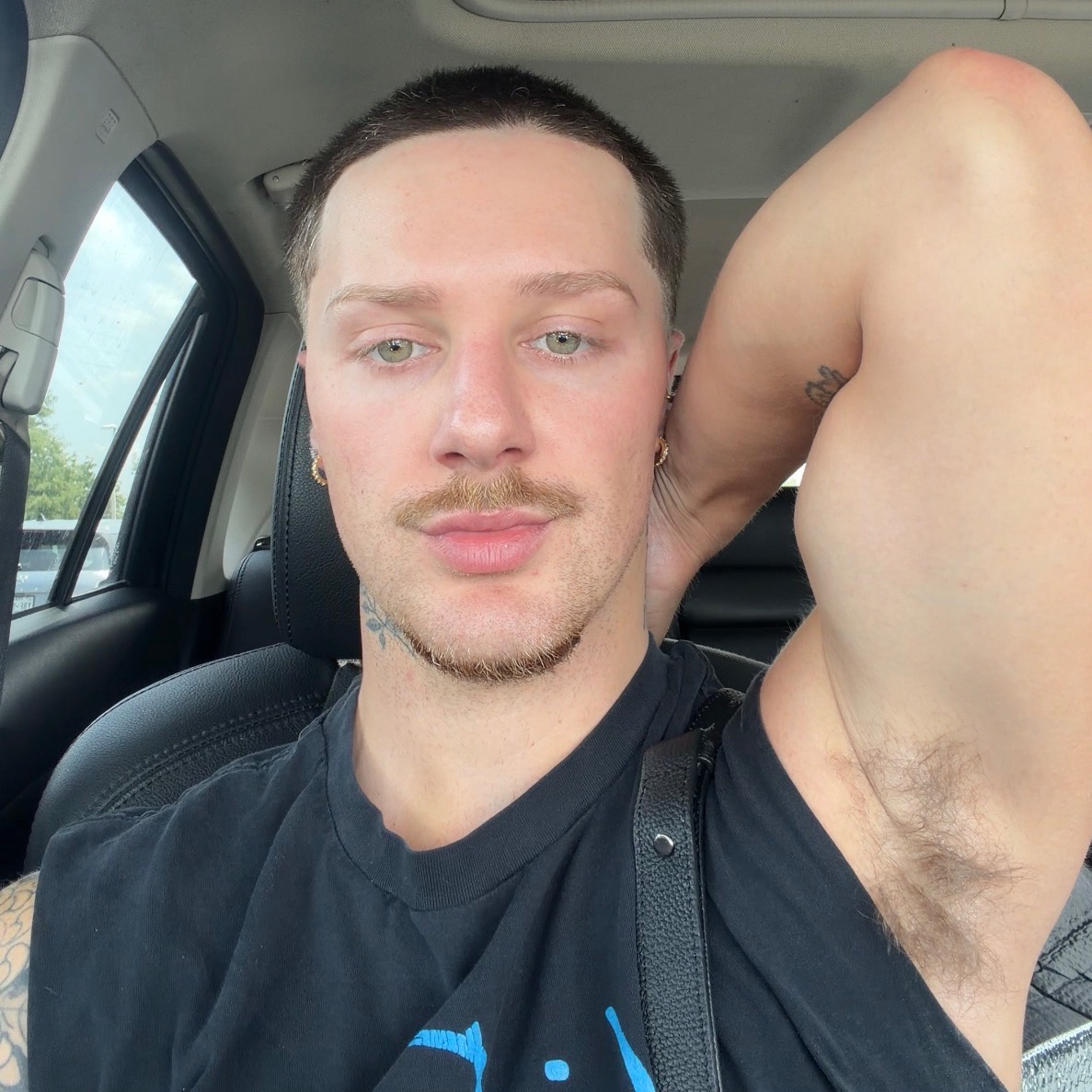 twunkb00ty's tweet photo. feelin it today https://t.co/BWuBPg5Unc