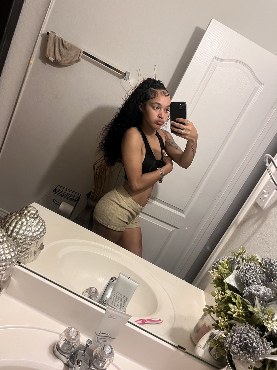 krystaathamfdon's tweet photo. i just learned a new half wig style 😍😍 https://t.co/WGBCnIgruE