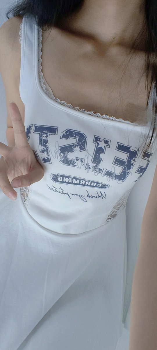 jbhbdhs's tweet photo. 女装什么时候能原谅女生？这裙子哪都挺好看的 就是真的太短了啊😅 https://t.co/9jnIWP5Dqn
