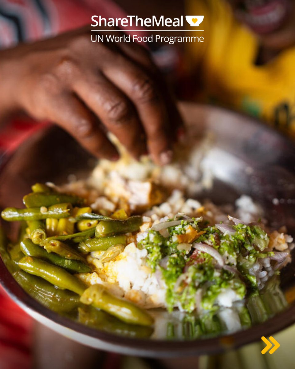 ShareTheMealorg's tweet photo. #SharedPlates📍#SriLanka

🍚 Swethra prepares a #meal for her son with vegetables, milk and protein-rich foods purchased with a @WFP #nutrition top-up voucher. 

Share meals to help people access #food for healthy development, strength and recovery. 💛

#ZeroHunger @WFPSriLanka https://t.co/p1baLVSto0