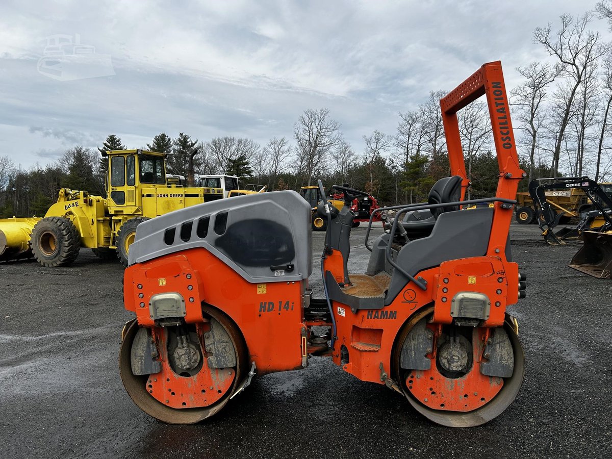 machinerytrader's tweet photo. 🚧 For Sale: 2016 HAMM HD14IVO Smooth Drum Compactor!✨

⏱️ 4,858 hours
🔗 Check it out here! ➡️ https://t.co/LnPfGzaMpq

#HAMM #MachineryTrader #Compactor #HeavyEquipment #ConstructionEquipment https://t.co/g9bZzxzUFP