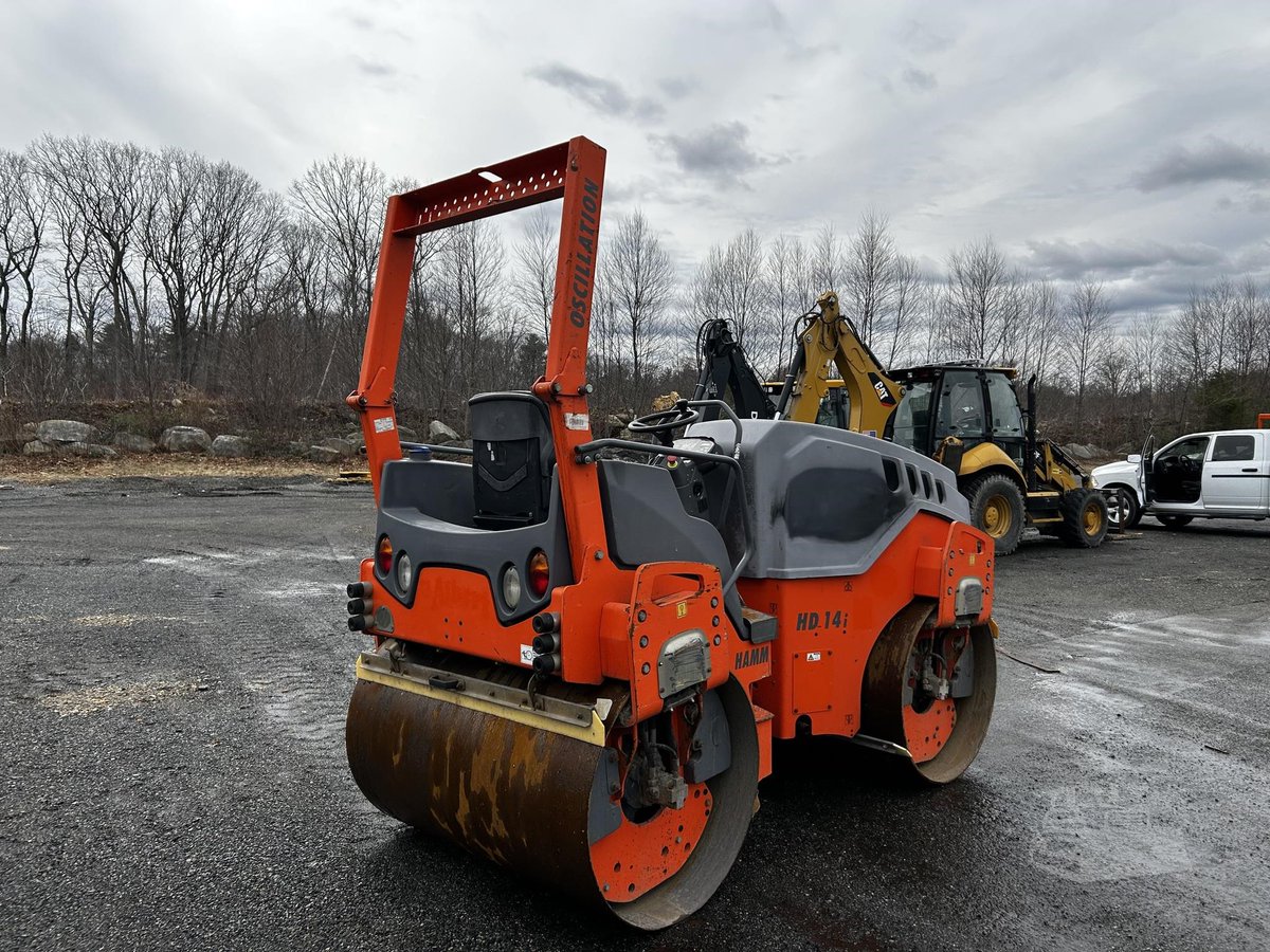 machinerytrader's tweet photo. 🚧 For Sale: 2016 HAMM HD14IVO Smooth Drum Compactor!✨

⏱️ 4,858 hours
🔗 Check it out here! ➡️ https://t.co/LnPfGzaMpq

#HAMM #MachineryTrader #Compactor #HeavyEquipment #ConstructionEquipment https://t.co/g9bZzxzUFP