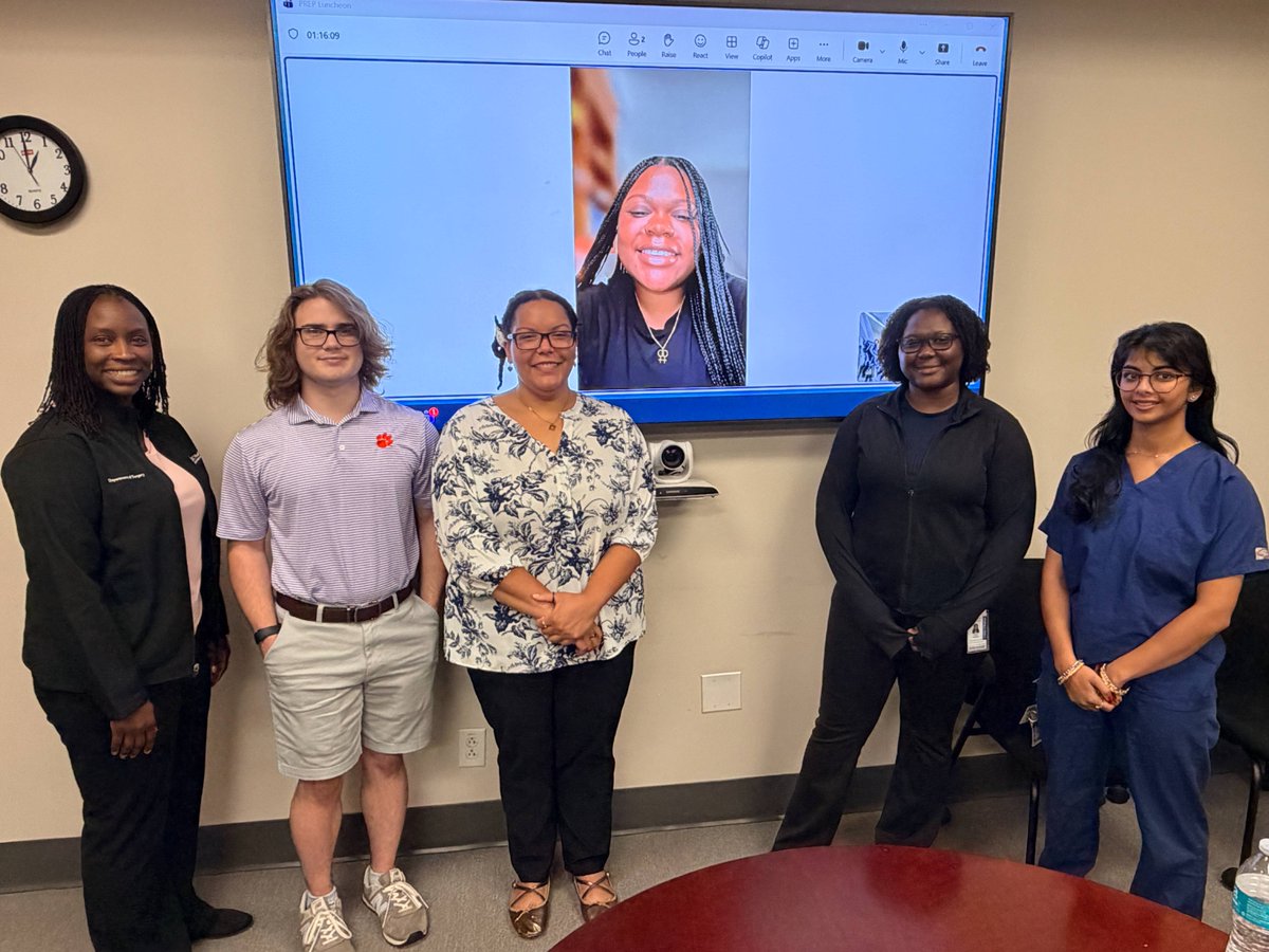 MUSC_COM's tweet photo. Today we celebrated a PREP success story and welcomed three new students! PREP, offered with the College of Charleston, prepares post-baccalaureate students for medical school through coursework, advising, and mentorship. Congratulations to our newest cohort! https://t.co/L7BTKHsQhl