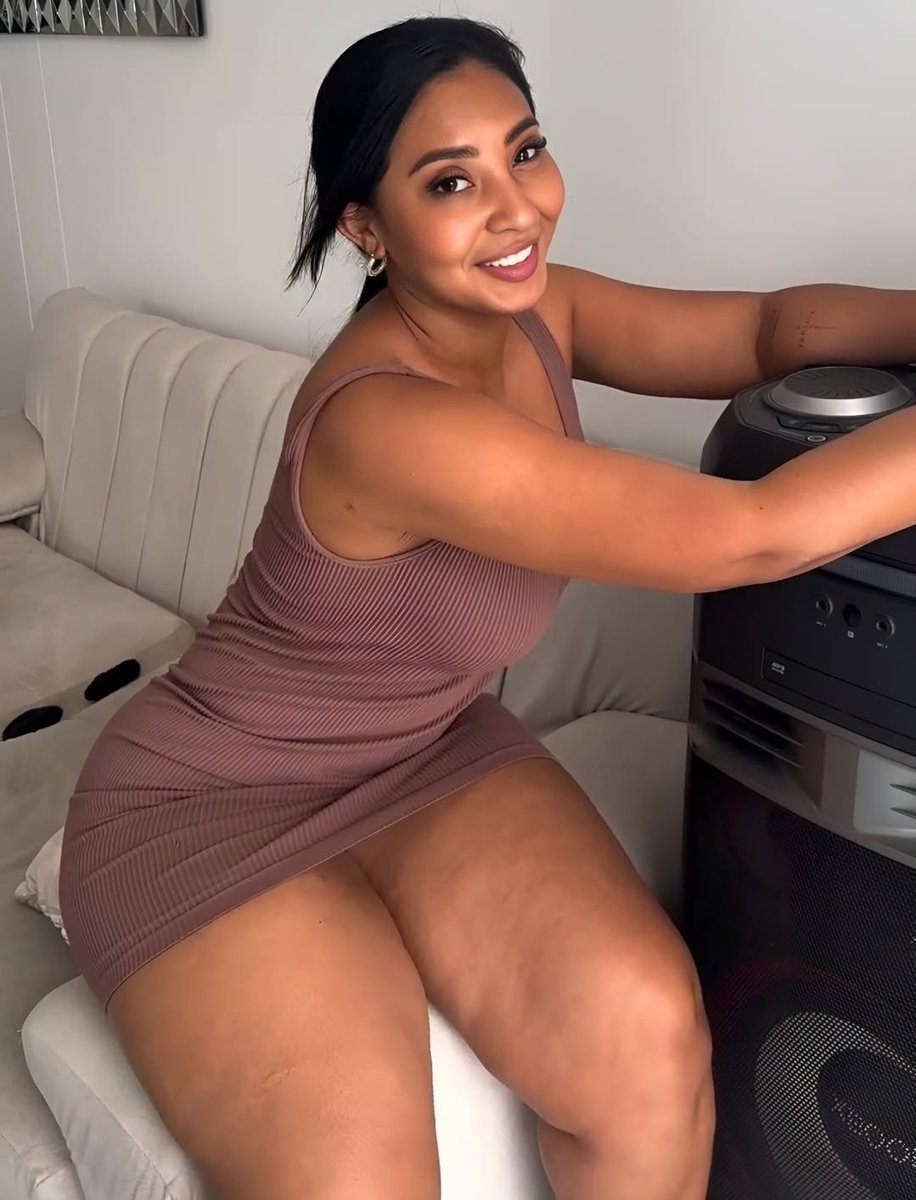 Cecilemayj6's tweet photo. Can i join you tonight 🧡 https://t.co/rBXNYBgEjC