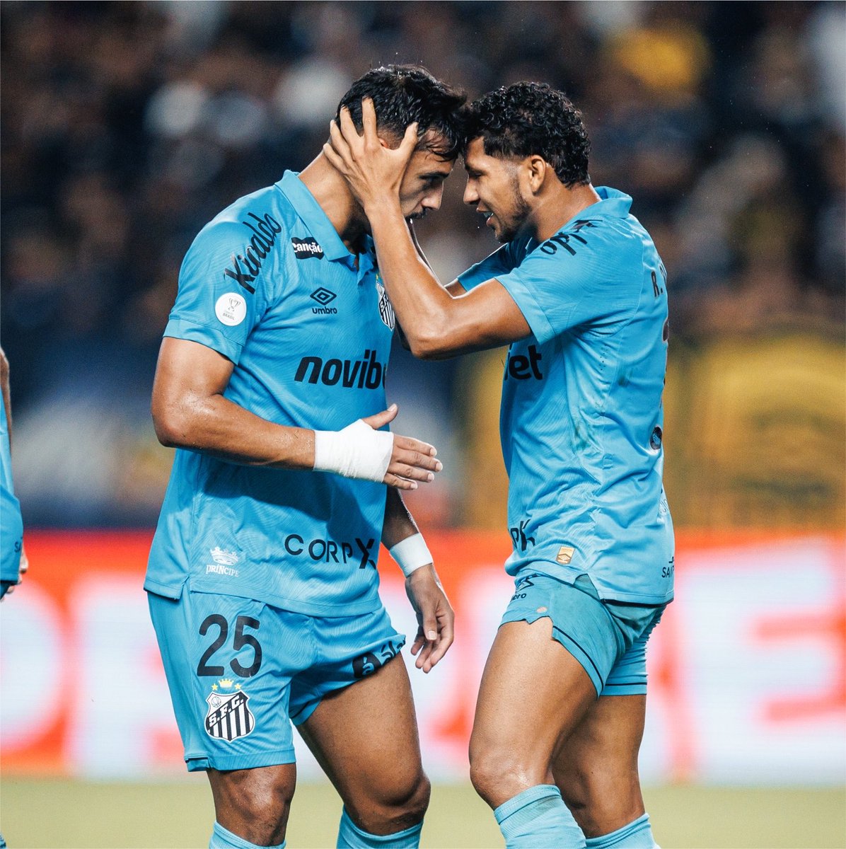 SantosFC's tweet photo. Mais uma classificação na #CopaDoBrasil, com a invencibilidade mantida e sem sofrer gols na competição! ⚪⚫ https://t.co/IsUjLD2FG2