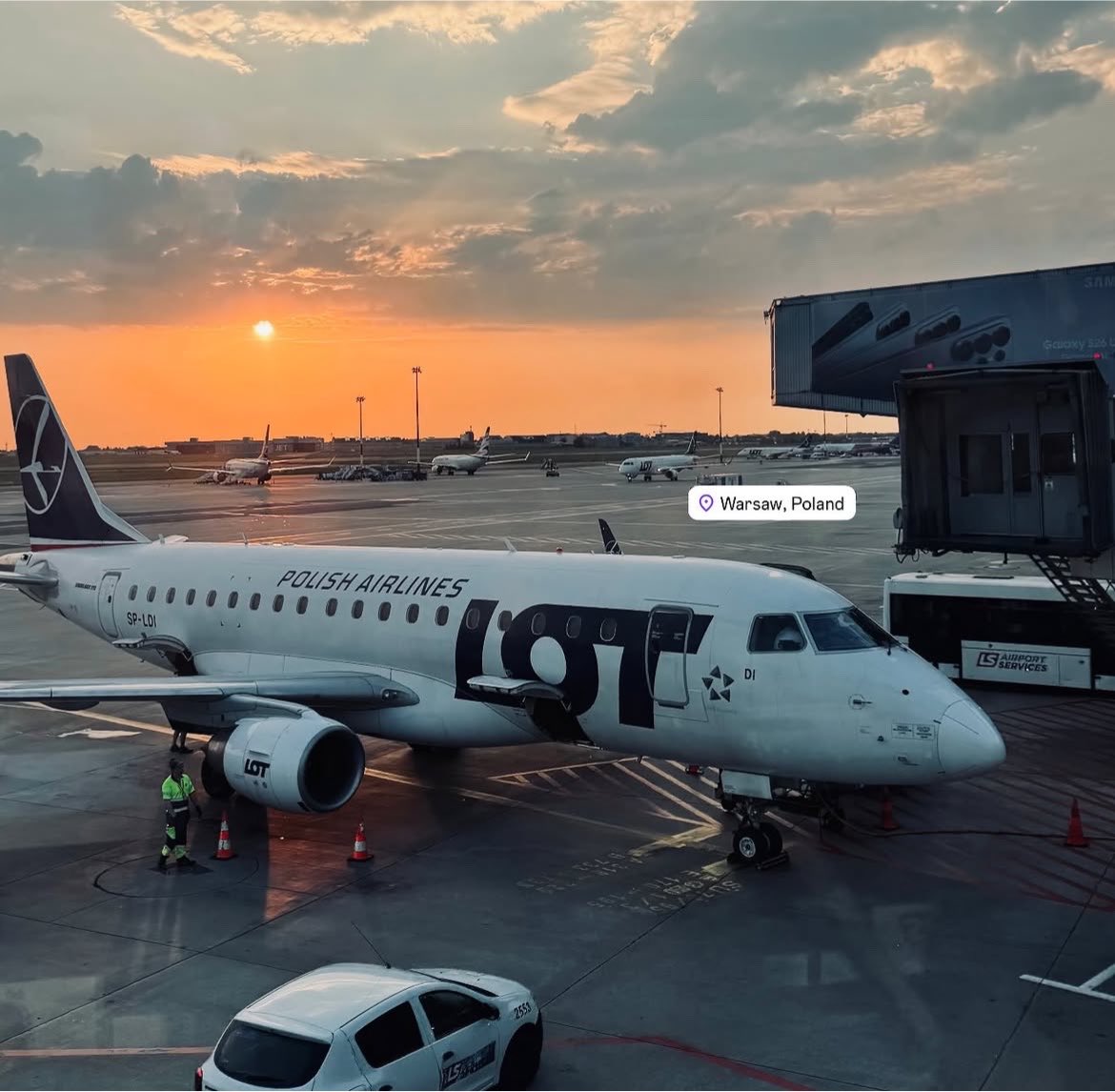 geemiily's tweet photo. from germany to vilnius and now poland??? what are they even doing 😭 i’m so curious helppp 😩 

#ToptapMinlee https://t.co/expWpqH7ww