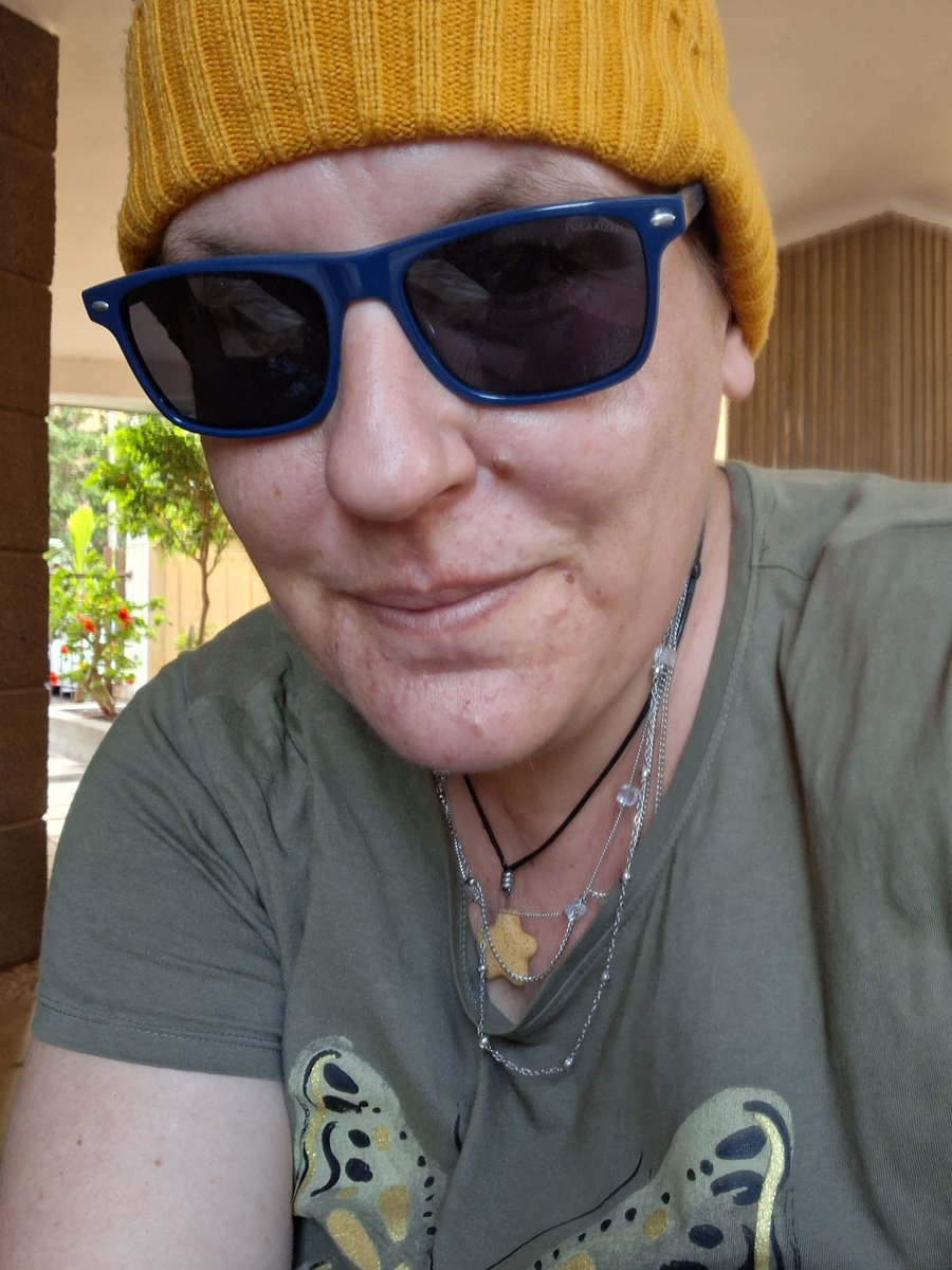 devon_warren's tweet photo. Sigo de una pieza. . .Es una bromita, mi barrio es seguro. https://t.co/7ZUJpGFUDv