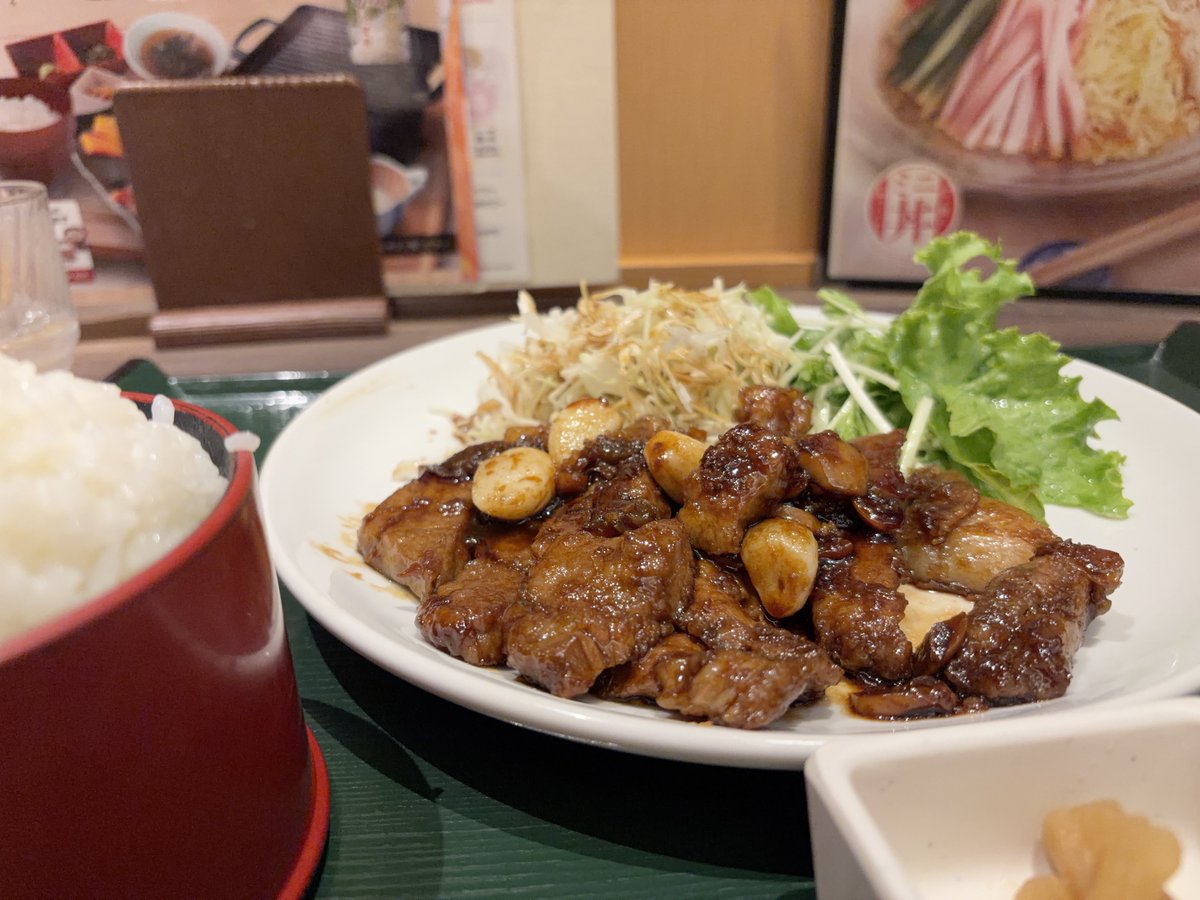 syousya's tweet photo. 竜泉寺の湯守山店
絶景！！！
だいたい山梨のみたまの湯のアイレベルで春日井方面の景色が見れる
炭酸泉発祥の店だとかで炭酸泉がやたらと多く、ジャグジーも大量
名古屋のスーパー銭湯らしくサウナに力を入れ、ネオンで飾り付けてあるので地域性も感じられる
8.5度の超冷水風呂があり、マジヤバだった https://t.co/BHLMeI3JwM