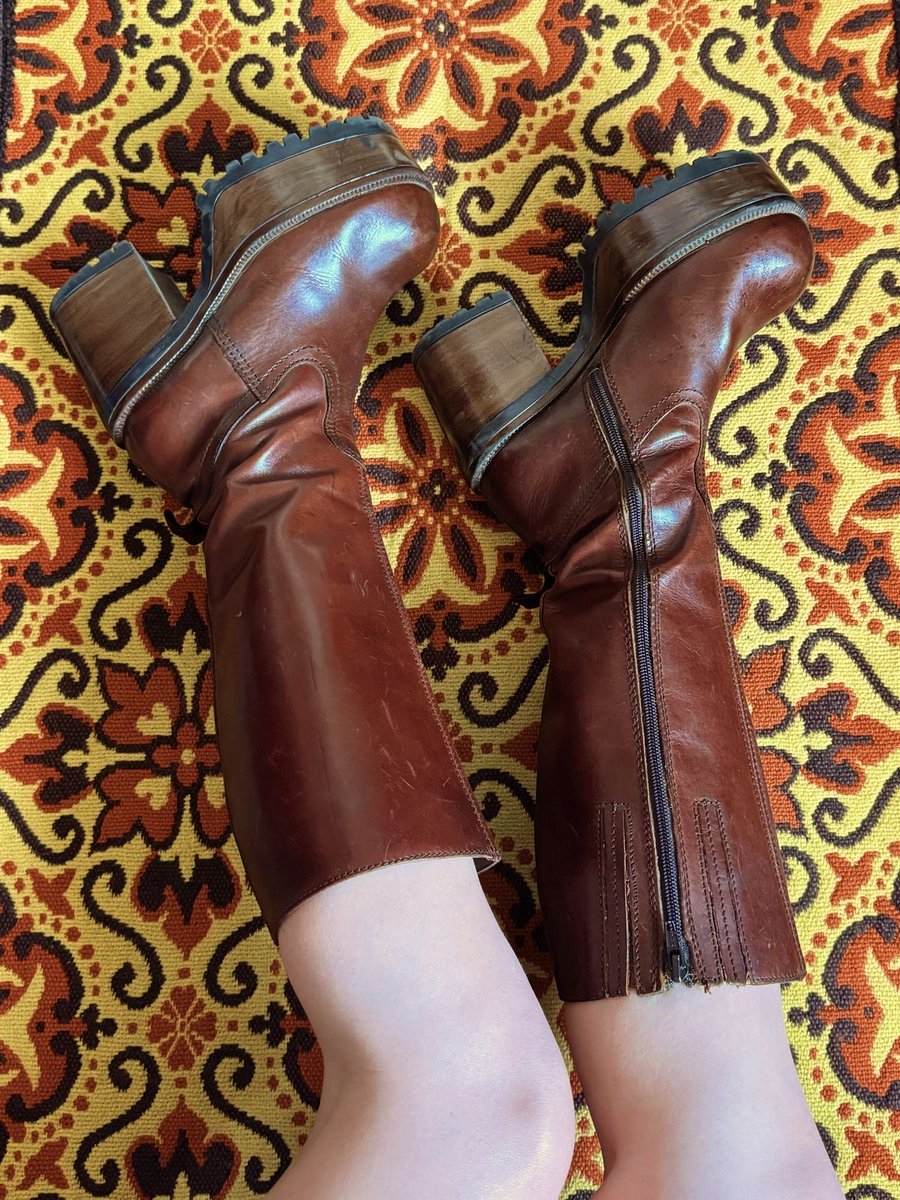 snilyloves's tweet photo. lily evans and her boot collection https://t.co/Km96lxRHGQ