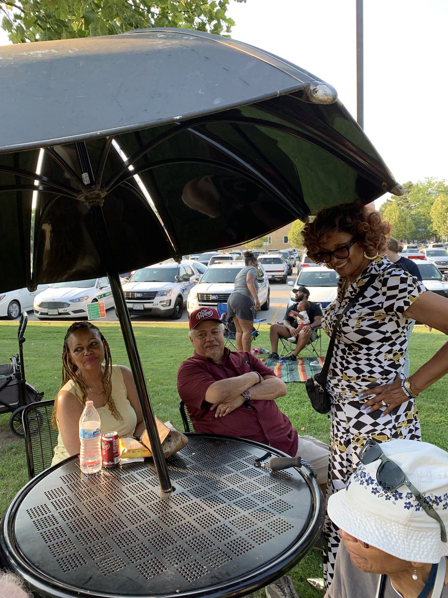 replilly78's tweet photo. Yesterday, State Representative Camille Y. Lilly and Team 78 had a great time at Oak Park National Night Out! It was wonderful to see the community come together with the Oak Park Police Department for an evening filled with local vendors and family fun. https://t.co/5BxuclNOif