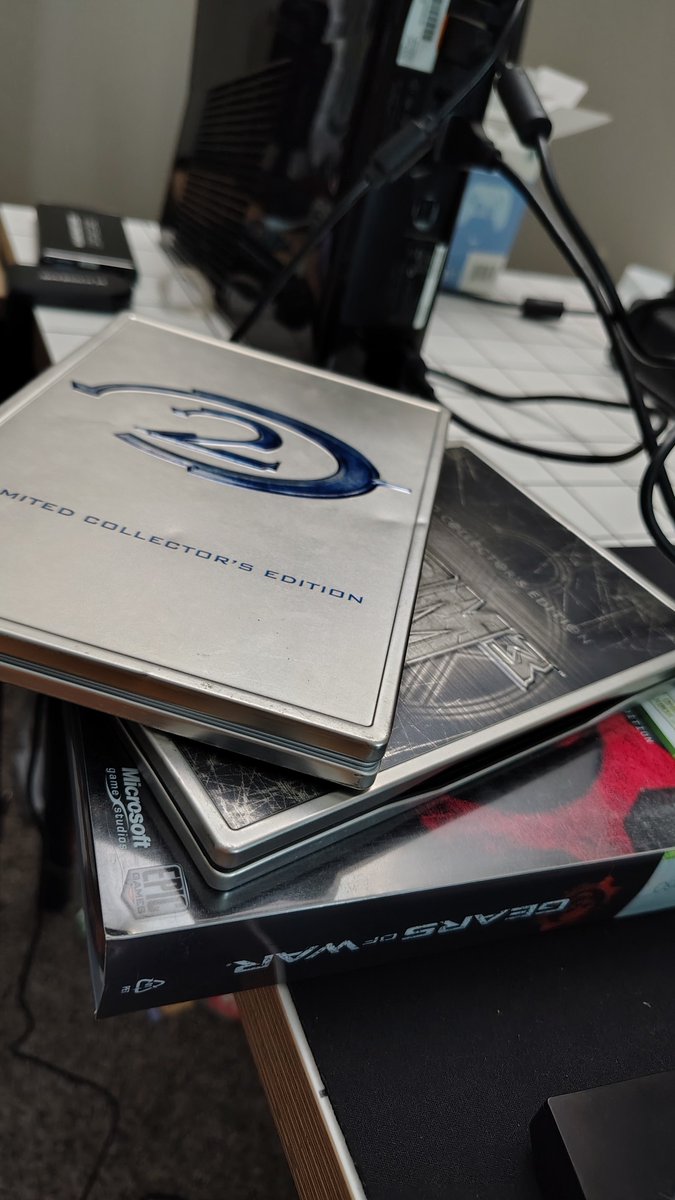 KSword_007's tweet photo. @Arrrrash You looking for the Halo 2 steelbook by any chance? https://t.co/j1vMExUN4f