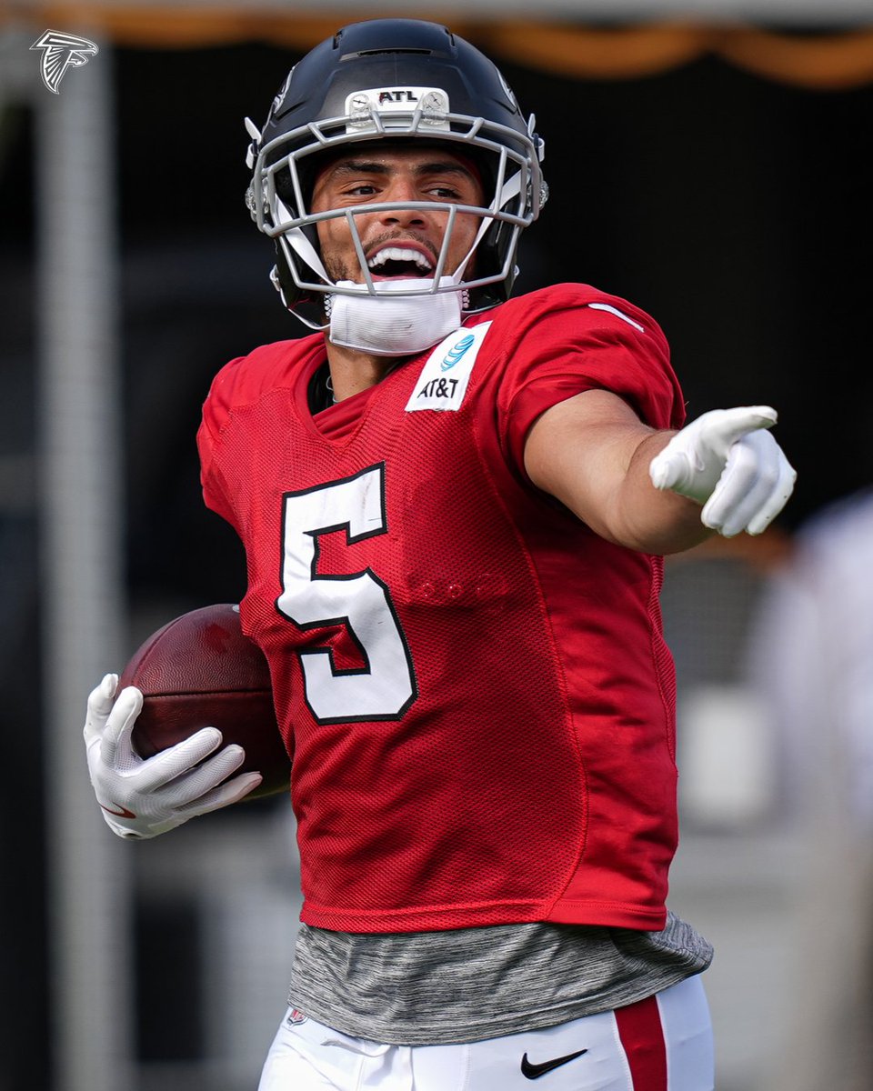 AtlantaFalcons's tweet photo. 😎 @DrakeLondon_ https://t.co/7muUggNqXm