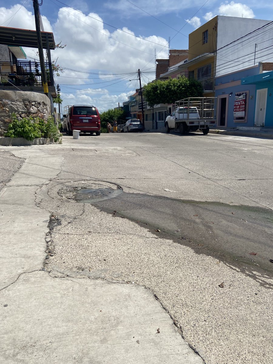 Acelitotirado's tweet photo. Dos semanas tiene eso en las calles segunda carvajal y Gatelum en la colonia centro hasta moho ya tiene… https://t.co/mIQ6Lam7W4