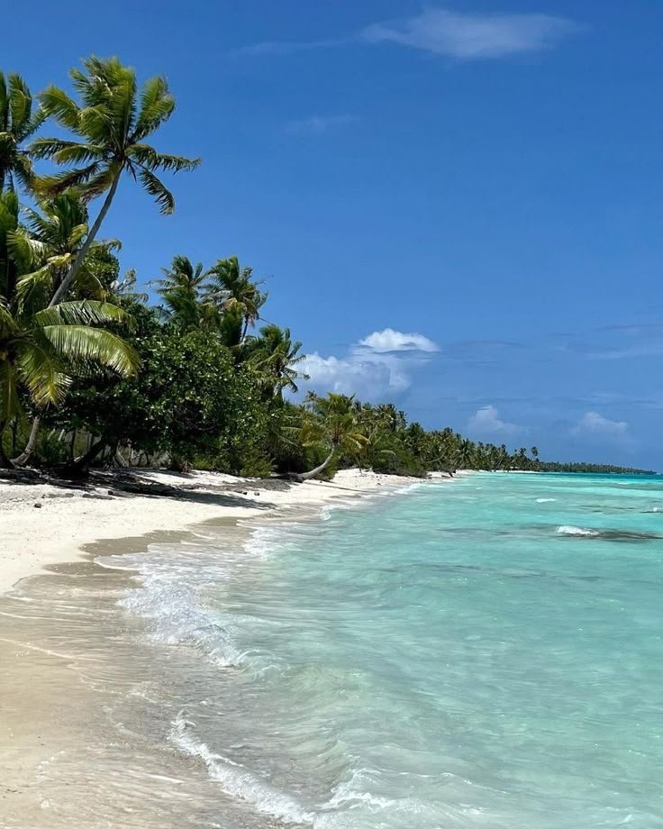 earthwhisperss's tweet photo. Endless blue in Maldives https://t.co/fAgt6kqoQL