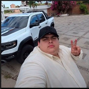 lalogom279's tweet photo. Mi goldito babosho, yo se que te tiro mierda por puto irresponsable, pero ya no vayas a Mexico 😔 https://t.co/38BCEJBbk0