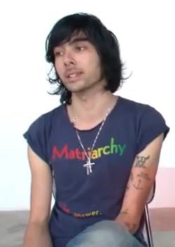 bonsaikitten985's tweet photo. @hyperdr4ma @juicebox3431 i always think about this  shirt of his … og performative male https://t.co/tc57oGgt9R