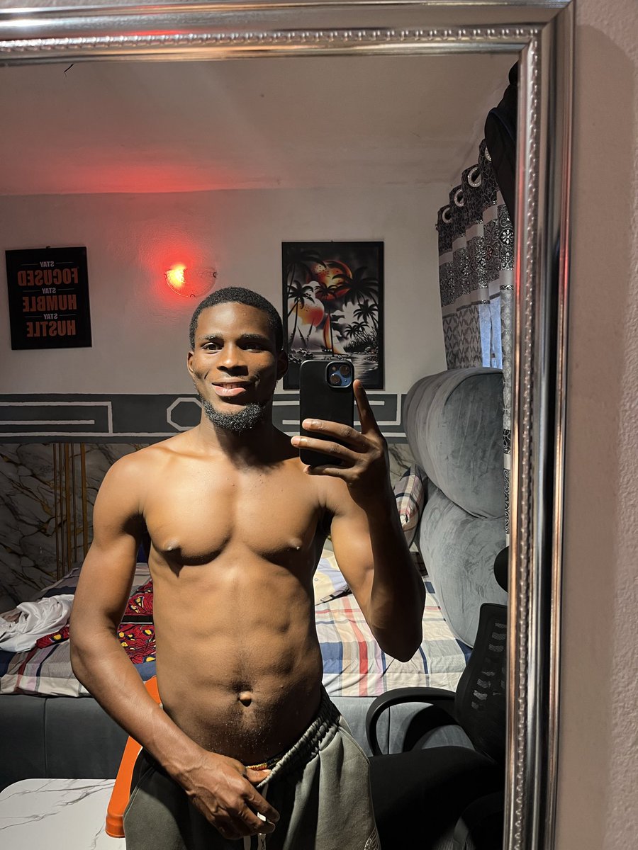 xploitexpres's tweet photo. One honest question… 🤨
Would you rather have a body that impresses people or a mindset that intimidates them?
You can only choose one. Why? 👇
#campuslife
#ProfessionalService https://t.co/VXNTKJdMDt