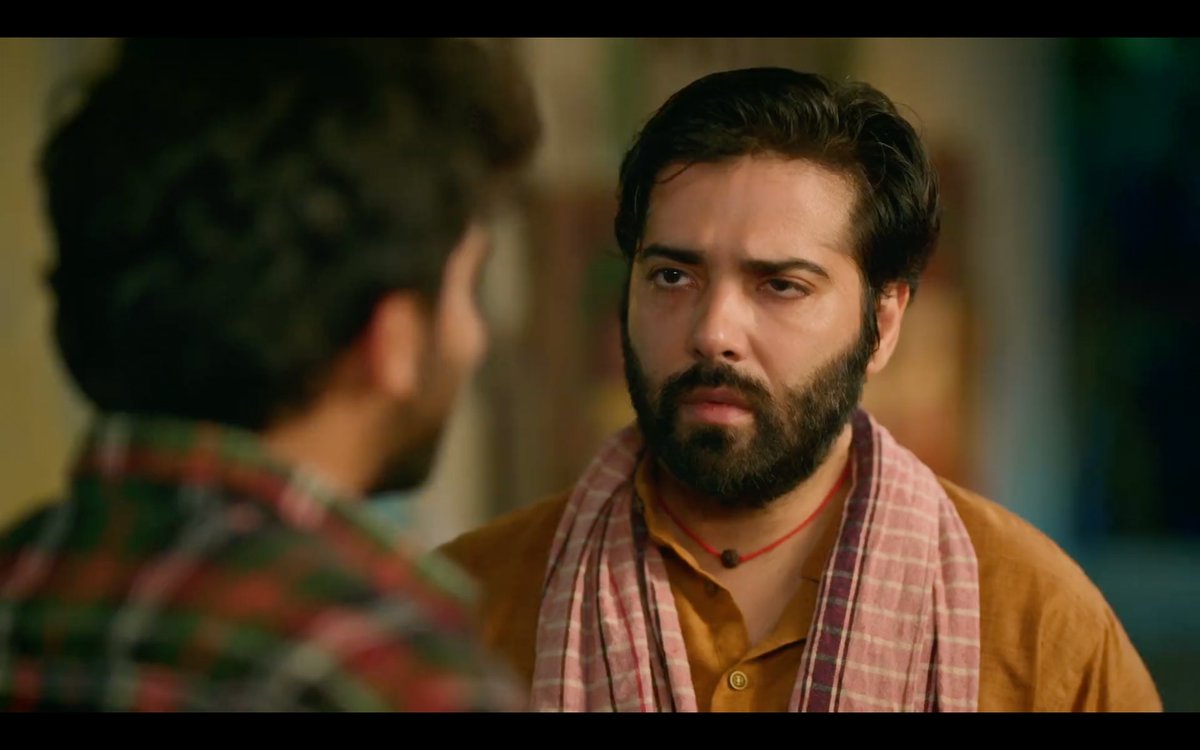 shutterbee123's tweet photo. Ganga Bhaiya is so done with Krishna's delulu lmao 😭

Aur yeh jaate jaate bhaiyya ko bribe mein ek kissy bhi de ke bhaag gaya. 😂🥰

#bareillykebacchan https://t.co/23cF7F2Td7