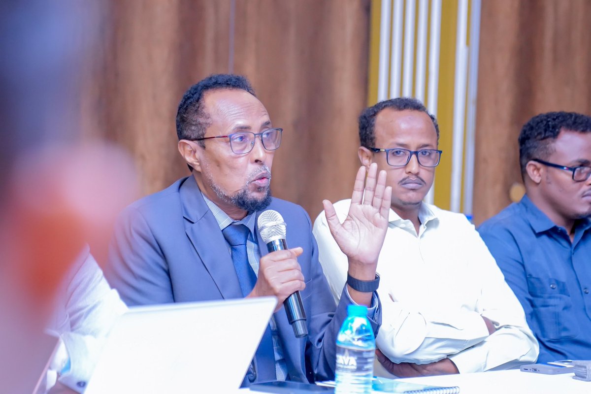 SONNALIVE's tweet photo. The Quarterly Budget Meeting for the FGS, FMS &amp; BRA Budget Directorates concluded in #Mogadishu. The meeting was closed by @MoF_Somalia Director General, Dr. Salieman Sheikh Omar. The meeting focused on harmonizing the Budgeting calendars and implementations going forward. https://t.co/4QAAp0XEyw