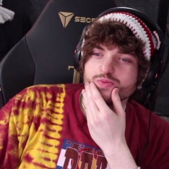 dumbwg's tweet photo. Whateva you say handsome https://t.co/k7BoCbvYqy