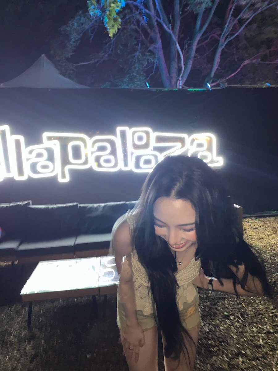 katarinaelly's tweet photo. she is the embodiment of warmth, a walking light, comfort, and devotion. With her, her beloved feels deeply loved, seen, and heard, because she loves them unconditionally, profoundly and sincerely. she is the one her beloved longs to return to, always. https://t.co/DBTgNmvabb