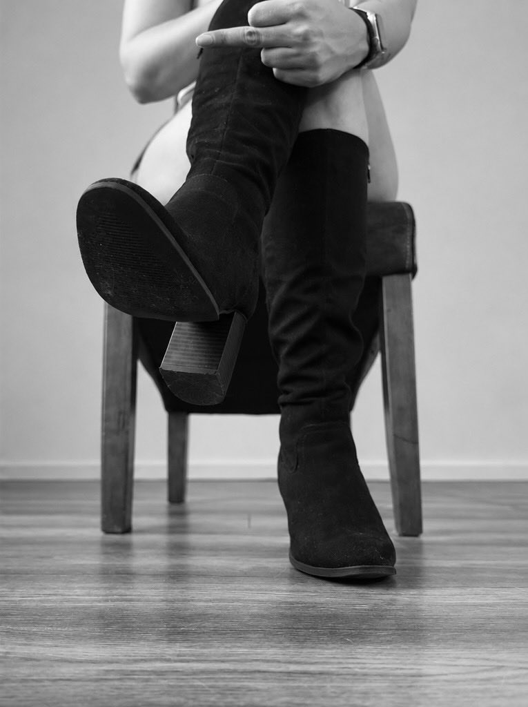 Mardusiaaa's tweet photo. Ich glaube, du hast dich längst an deinen Platz da unten gewöhnt.
Du hast das Privileg dich endlich nützlich zu machen und zu tun wozu du berufen bist. 

#findom #zahlsau #feetfetish #feetlover #geldherrin #paypig https://t.co/BGcEqbQdAL
