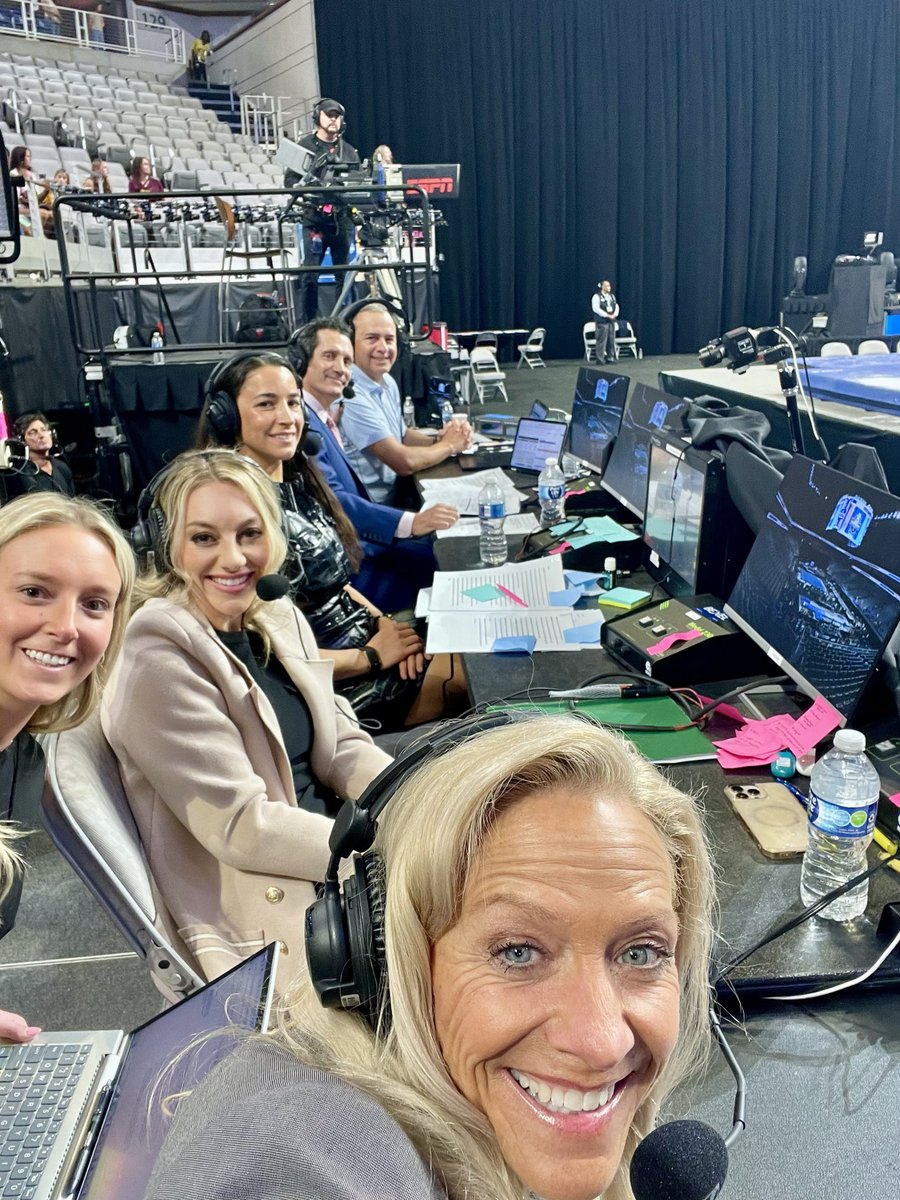 TheLocalVoice's tweet photo. Southern Studies Alumna Combines Research and Storytelling at ESPN

Liza-Handly Hughes enjoys role as sports content researcher

https://t.co/lXd8wZ5ZZA https://t.co/sUsxuIqnqP