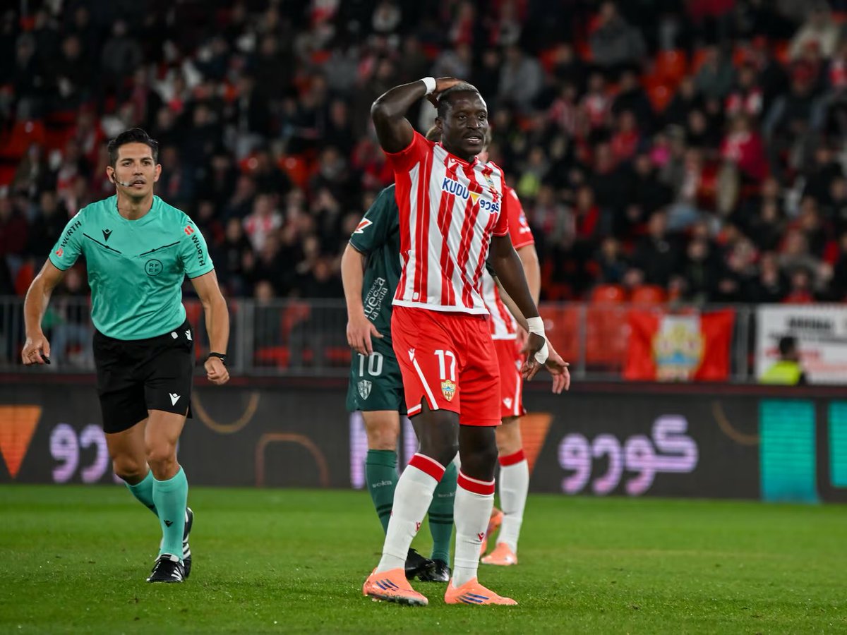 fraanciscop_'s tweet photo. 💰 𝗦𝗔𝗟𝗜𝗗𝗔

𝐃𝐈𝐎𝐍 𝐋𝐎𝐏𝐘
El centrocampista senegalés se marcha de la UD Almería traspasado hacia el Al-Ittihad saudí tras 3 temporadas y 105 partidos defendiendo la rojiblanca. El traspaso dejará 13 millones más 6 en variables, además del 10% de una futura venta. https://t.co/WhQrvsJ8J3
