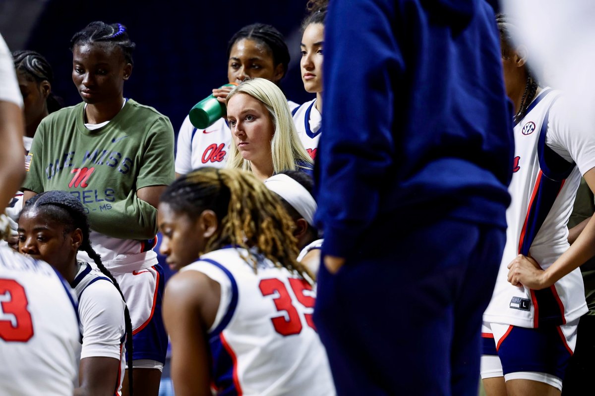 TheLocalVoice's tweet photo. Southern Studies Alumna Combines Research and Storytelling at ESPN

Liza-Handly Hughes enjoys role as sports content researcher

https://t.co/lXd8wZ5ZZA https://t.co/sUsxuIqnqP