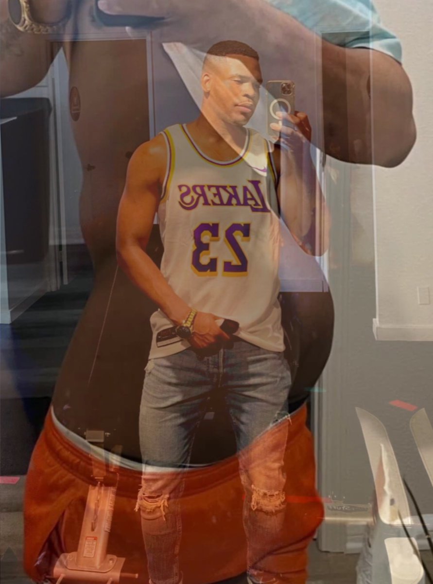 Brandonismusic's tweet photo. Humpday 🍑 🤫 
Red Dress Run or Market Days? 🤔 https://t.co/0jfCGCbnvk
