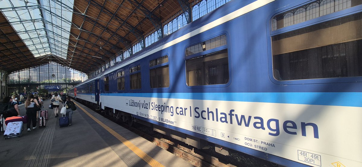 Sand_und_Meer's tweet photo. #Bahnzeit in Budapest Nugaty @jaroslavrudis @PavelPeterka4 @ceskedrahy https://t.co/5QKfuISQmZ